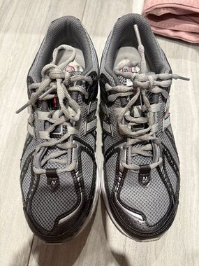 New Balance Gray and Black Women's Mesh Running Sneakers